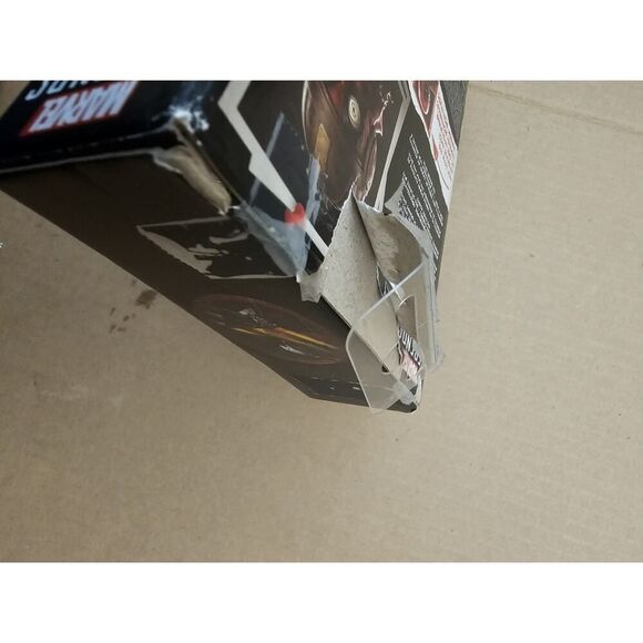 Deadpool & Wolverine Marvel Legends Headpool with Logan 6-Inch Action Figure - Picture 4 of 6